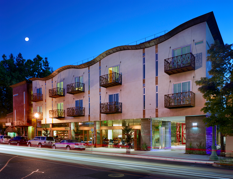 Sonoma - H2 Hotel Night - low res